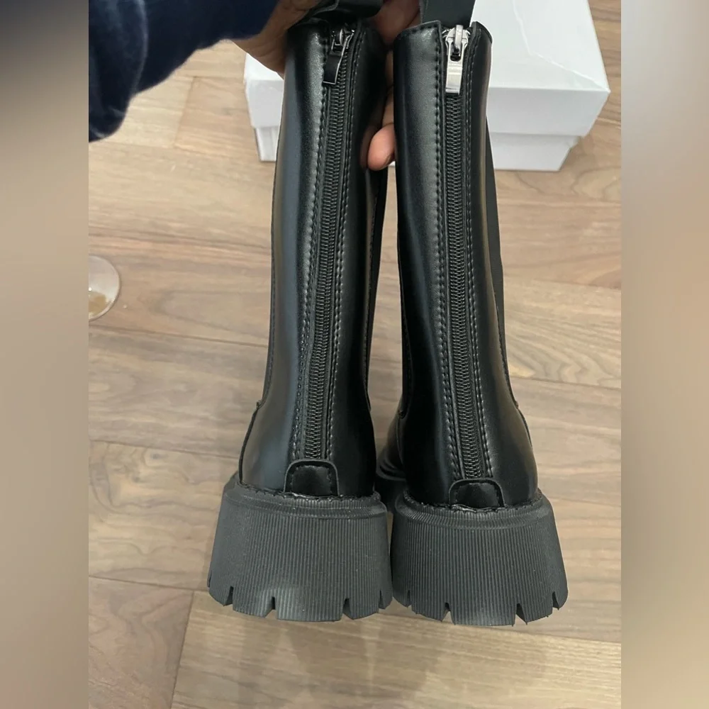 NIB Sz 39 (8) Blk Boots w/zipper - Picture 5 of 7